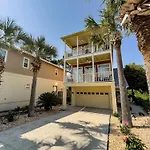 Algun Dia - Plush Family-Friendly Home - A Block From Beach