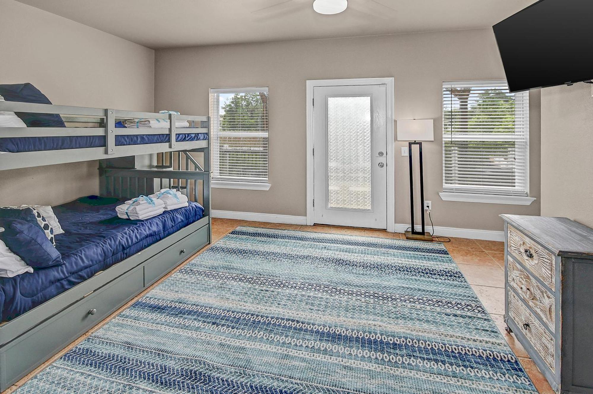 Algun Dia - Plush Family-friendly - A Block From Holiday home *